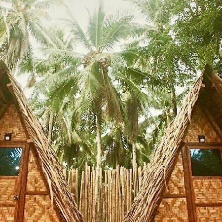 Отель "Triangle Hut" Camp Fuego Siargao Catangnan Экстерьер фото