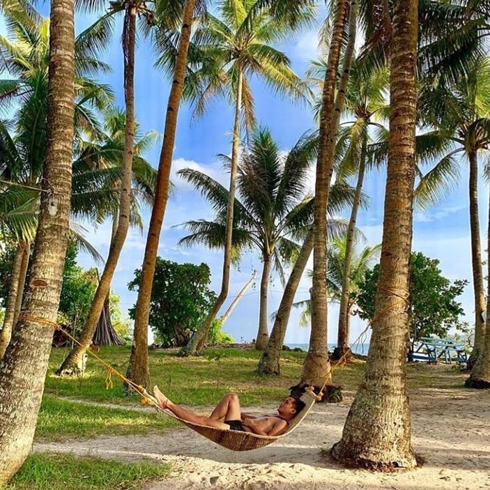 Отель "Triangle Hut" Camp Fuego Siargao Catangnan Экстерьер фото