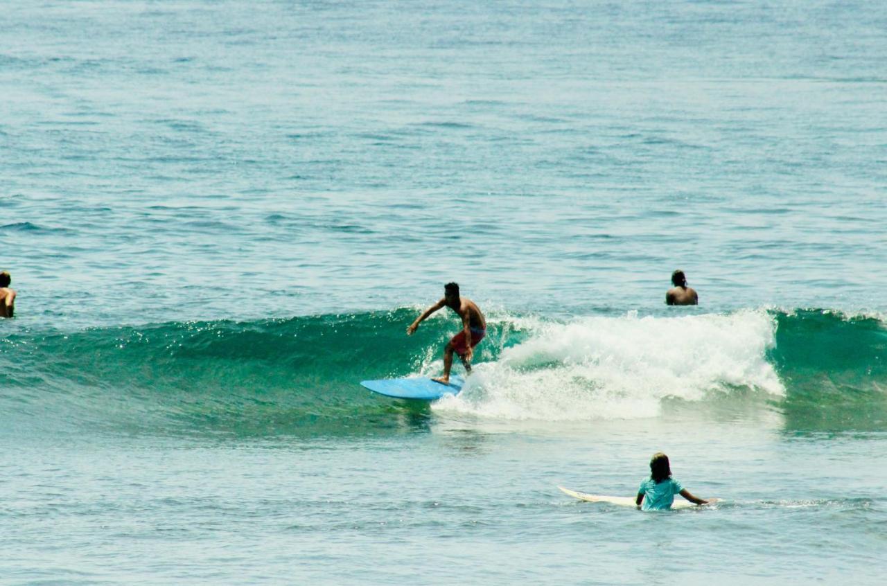 Отель "Triangle Hut" Camp Fuego Siargao Catangnan Экстерьер фото